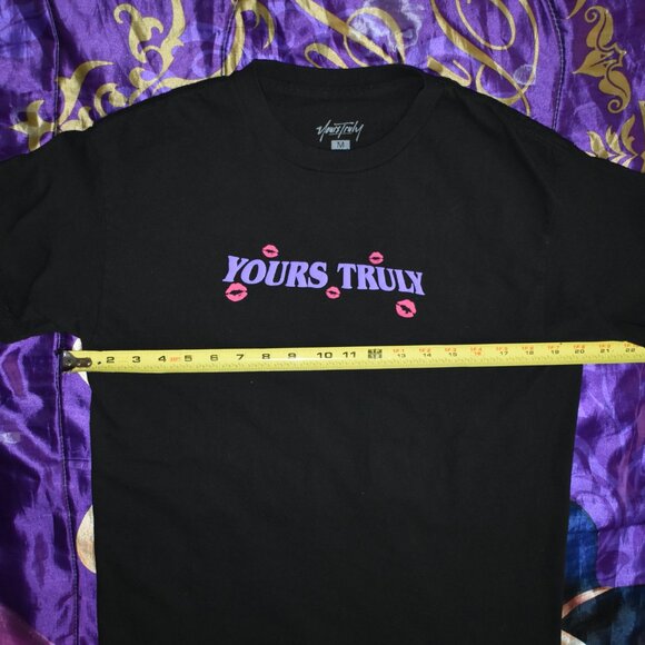 UNISEX MENS WOMENS T-SHIRT S SMALL Yours Truly Call Me When Your Sober kiss - Picture 8 of 13